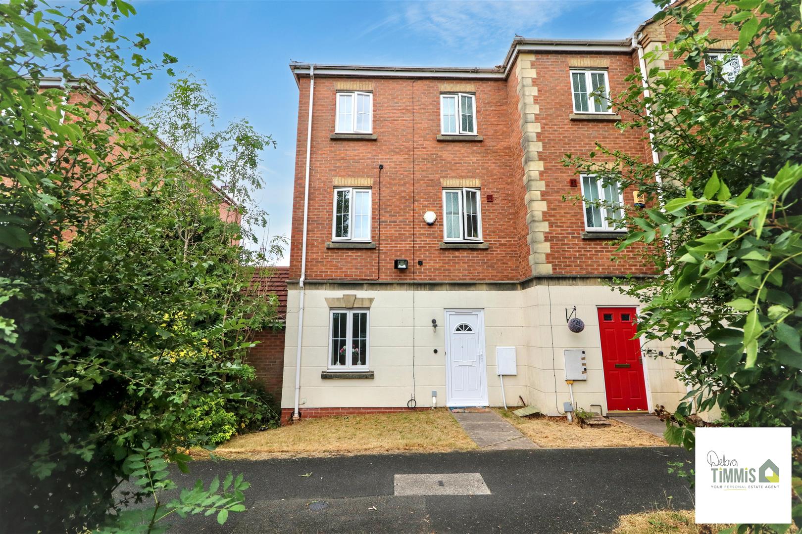 4 bed property in Leek New Road, Stoke-On-Trent